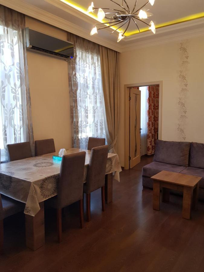 Central Baku Luxury Apartment On Nizami Street מראה חיצוני תמונה