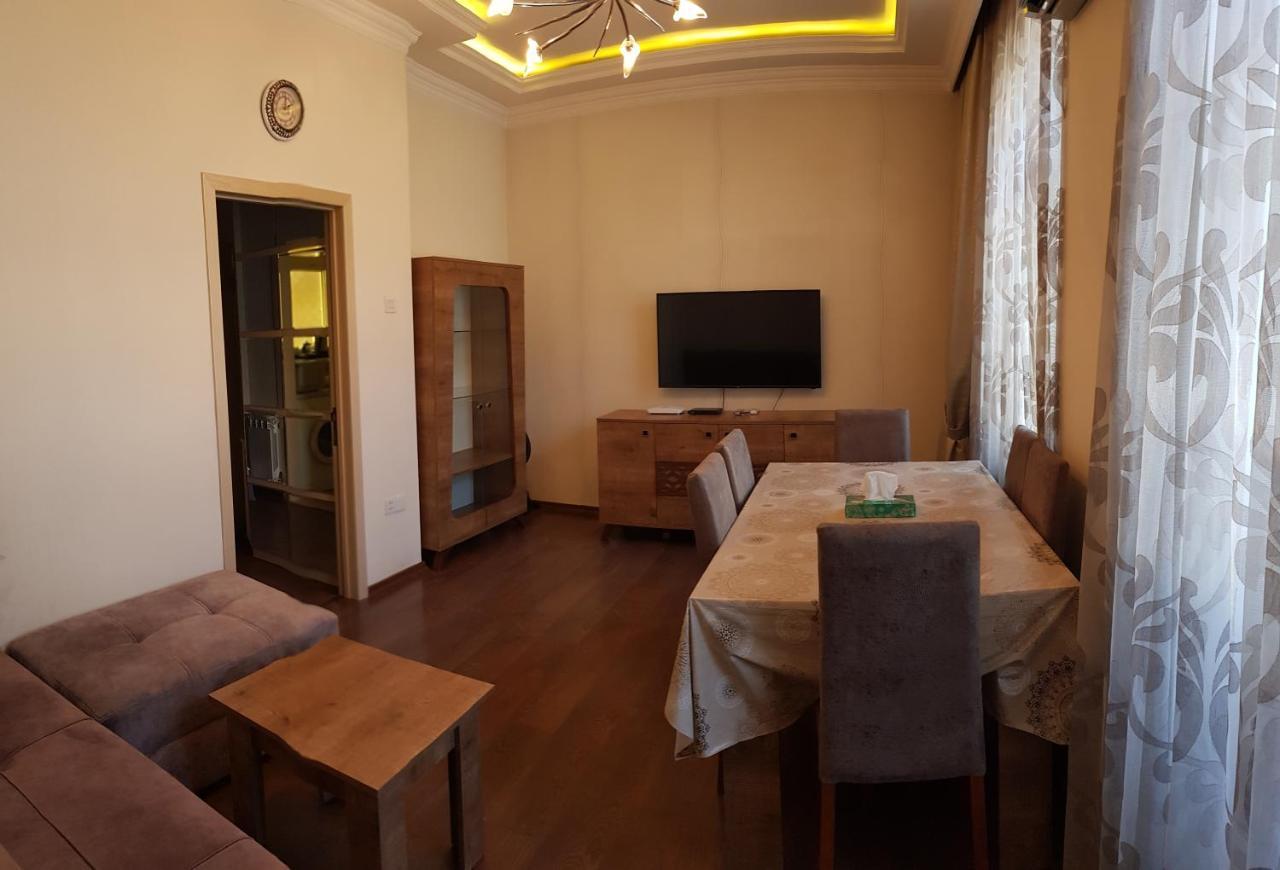 Central Baku Luxury Apartment On Nizami Street מראה חיצוני תמונה