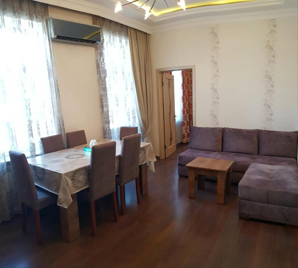 Central Baku Luxury Apartment On Nizami Street מראה חיצוני תמונה